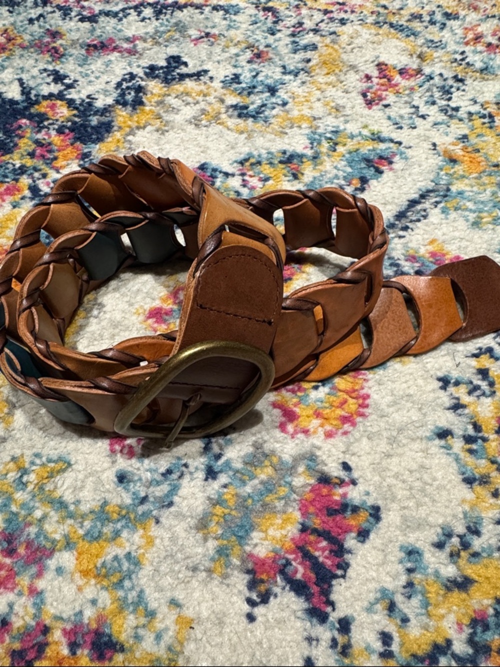 Leather multicolor belt.